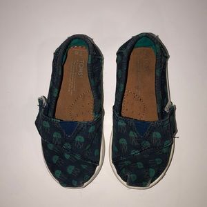 Toms Toddler Shoes Size 6.